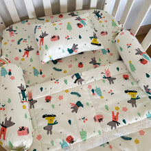 Load image into Gallery viewer, Mouse in the House - 5 Piece Crib Bedding Set - Off White - Oranges and Lemons